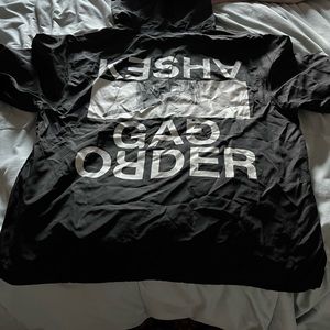 Lightweight XL quarter zip/windbreaker Ke$ha VIP NEW